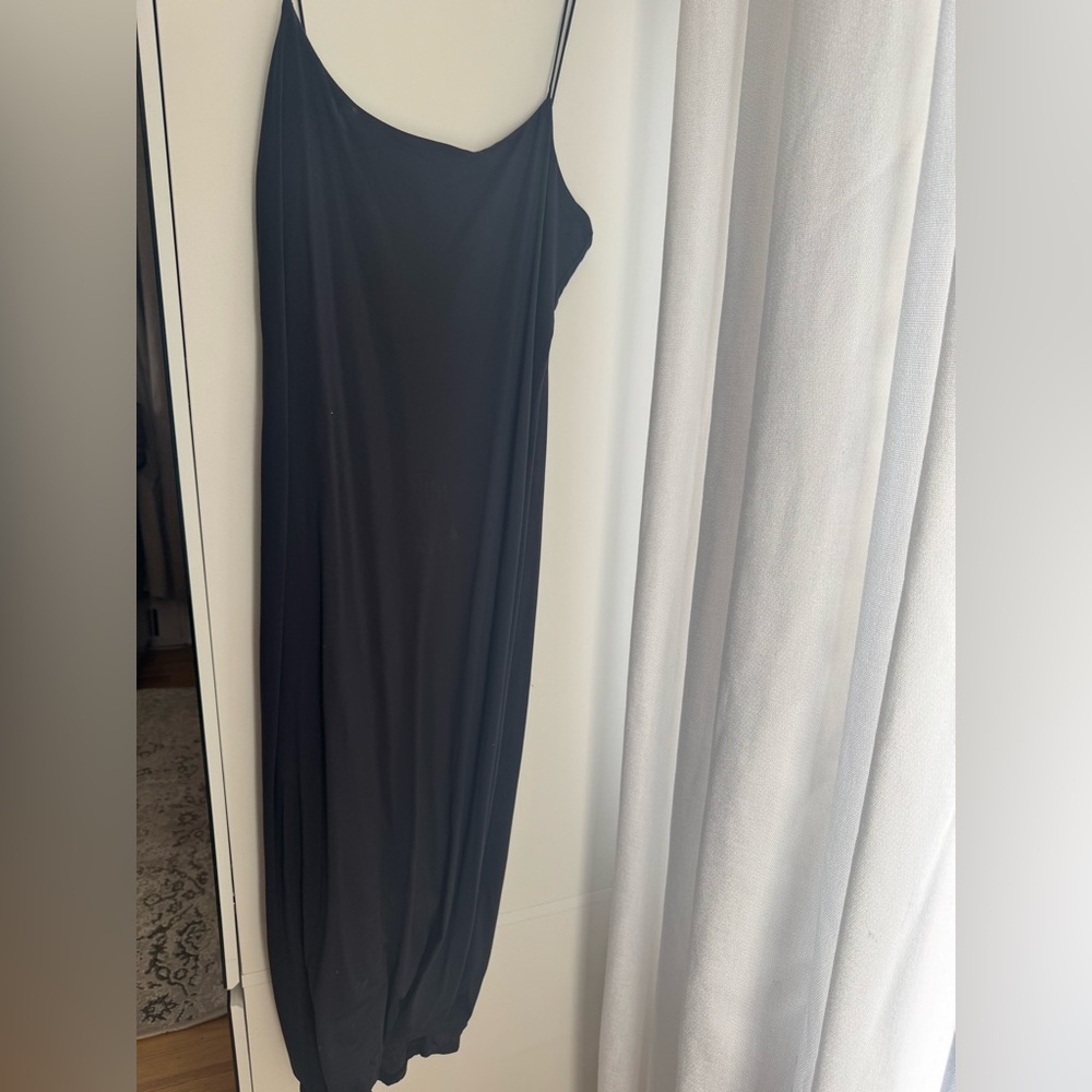 Forever 21 Sleek Black Midi Dress
